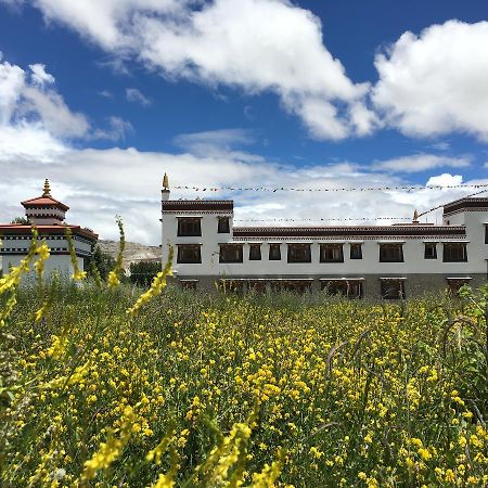 Royal Mustang Resort Nāmbo エクステリア 写真