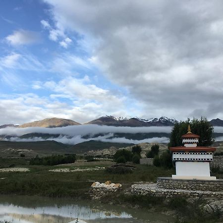 Royal Mustang Resort Nāmbo エクステリア 写真