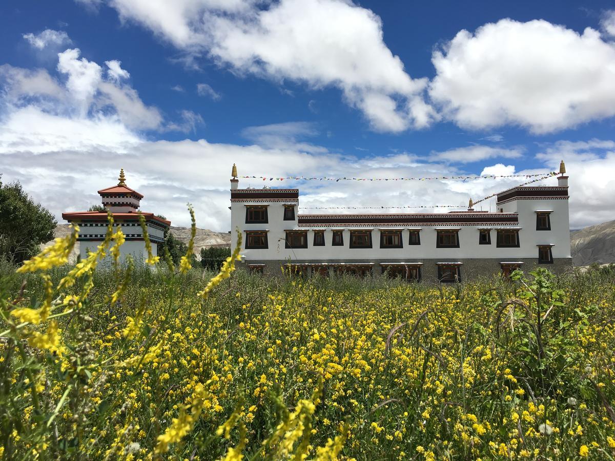 Royal Mustang Resort Nāmbo エクステリア 写真